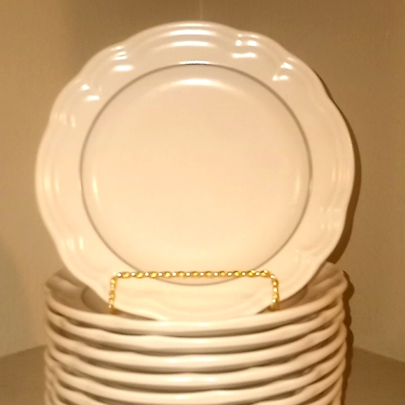 VTG- Pfaltzgraff Silver Heirloom 11 Salad Plates - Picture 2 of 10